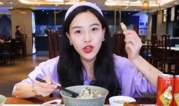 小贝饿了被爆料视频,揭秘明星私生活瞬间