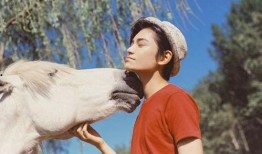 八姐爆料何捷视频大全集,何捷视频大全集，精彩瞬间一网打尽