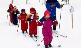 滑雪博主爆料是谁啊视频,是谁的“啊视频”引发热议？